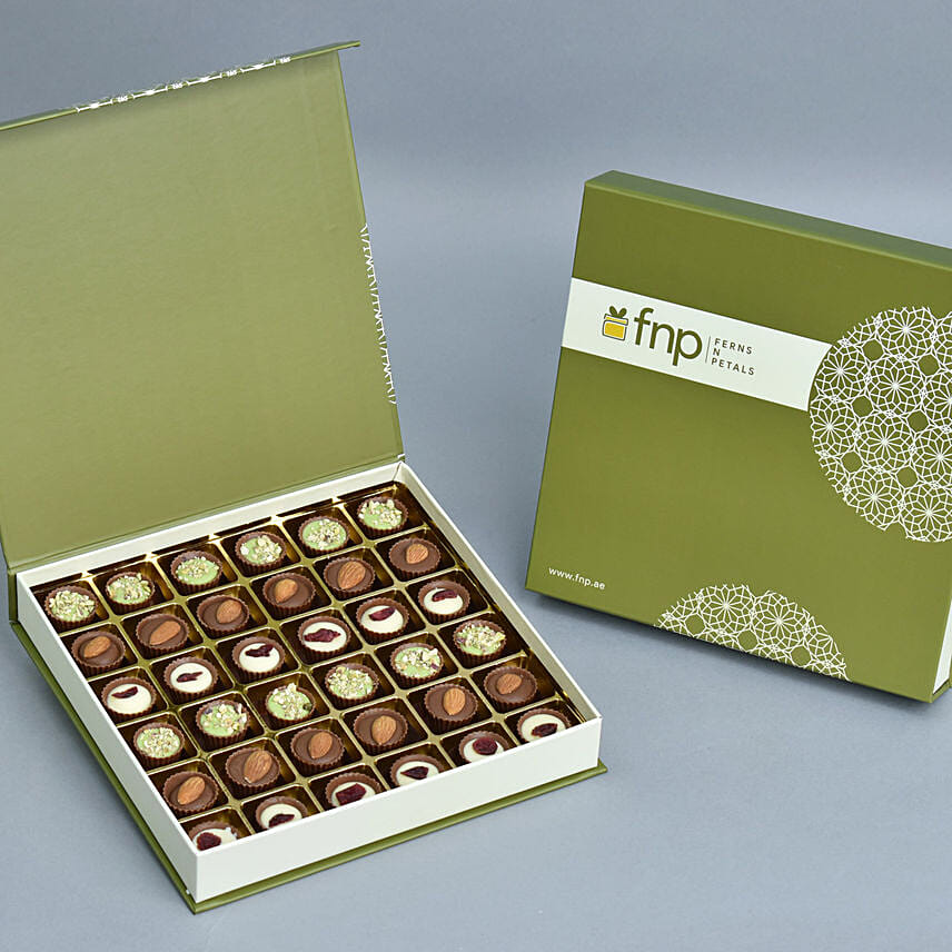 Flavoured Chocolate Cups Large Box: Eid Chocolates