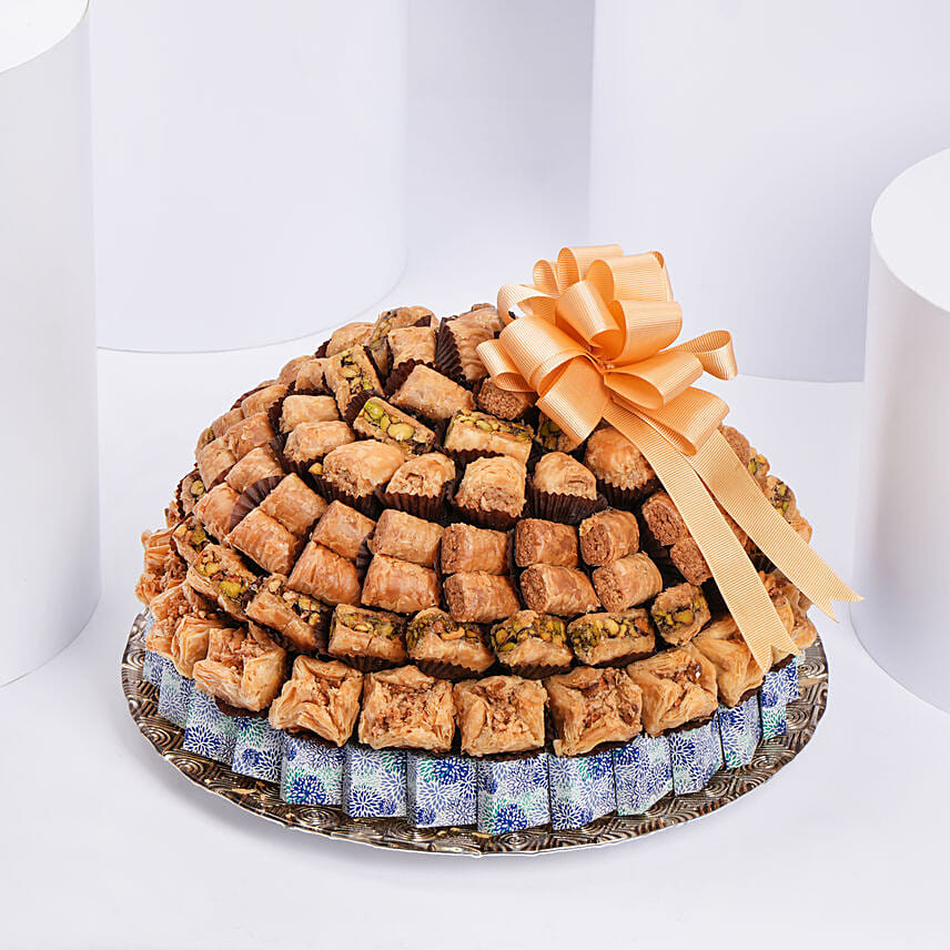 Premium Arabic Sweets Platter: Ramadan Gift Ideas