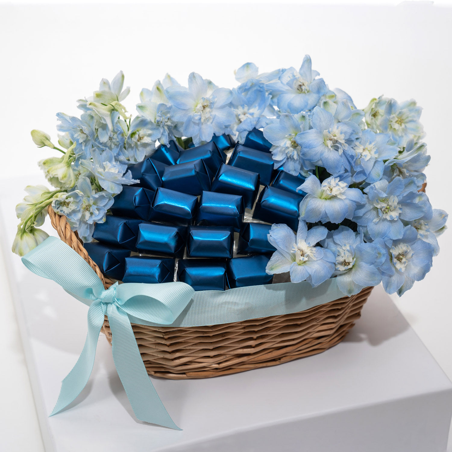 Online Chocolate Basket Gift Gift Delivery in Qatar FNP