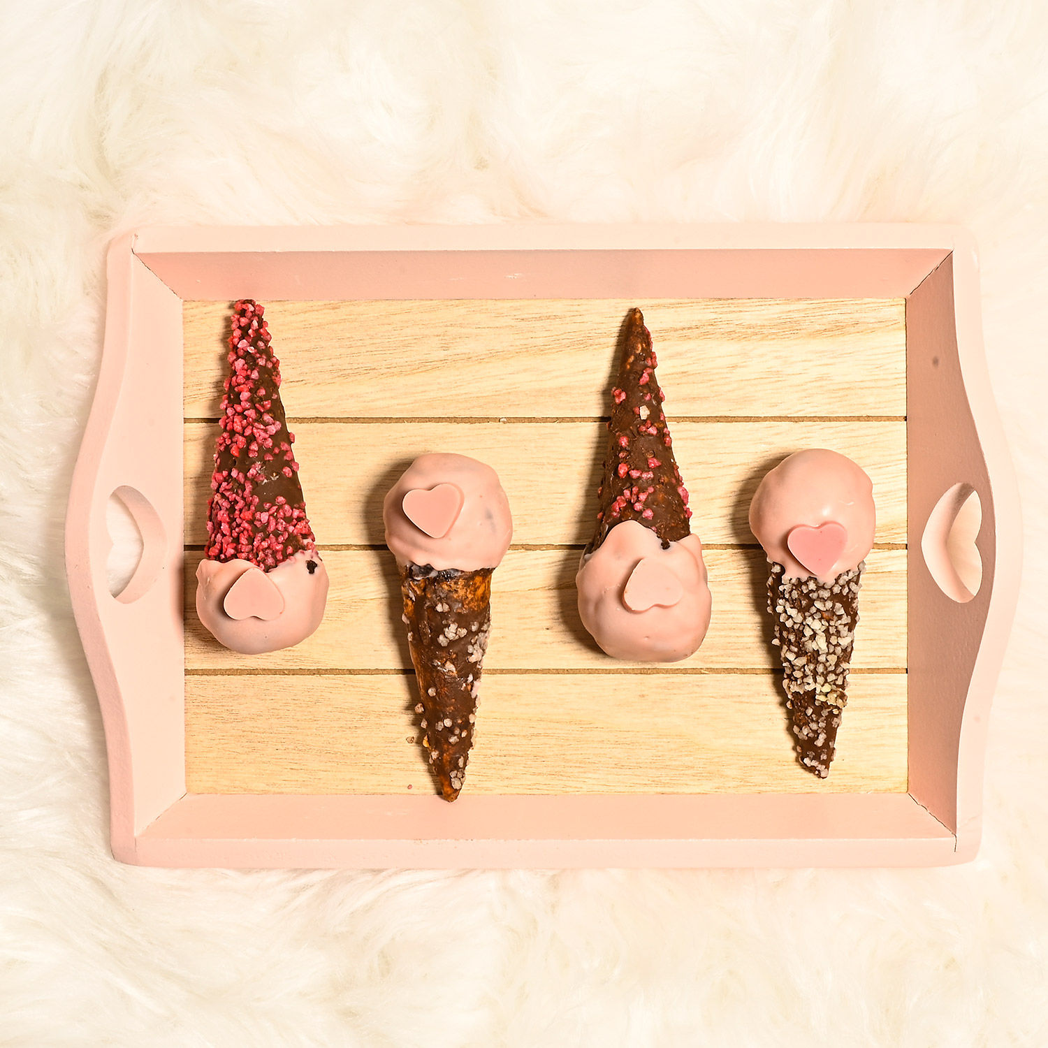 Online Cakes In A Cone Gift Delivery in UAE FNP