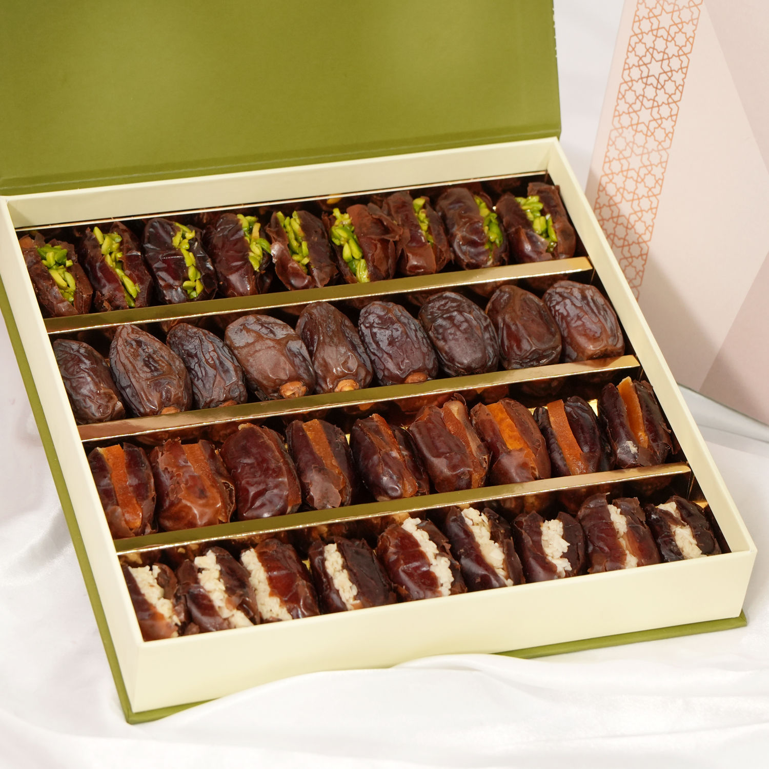 Online Delightful Premium Dates Boxes Gift Delivery in UAE Ferns N Petals