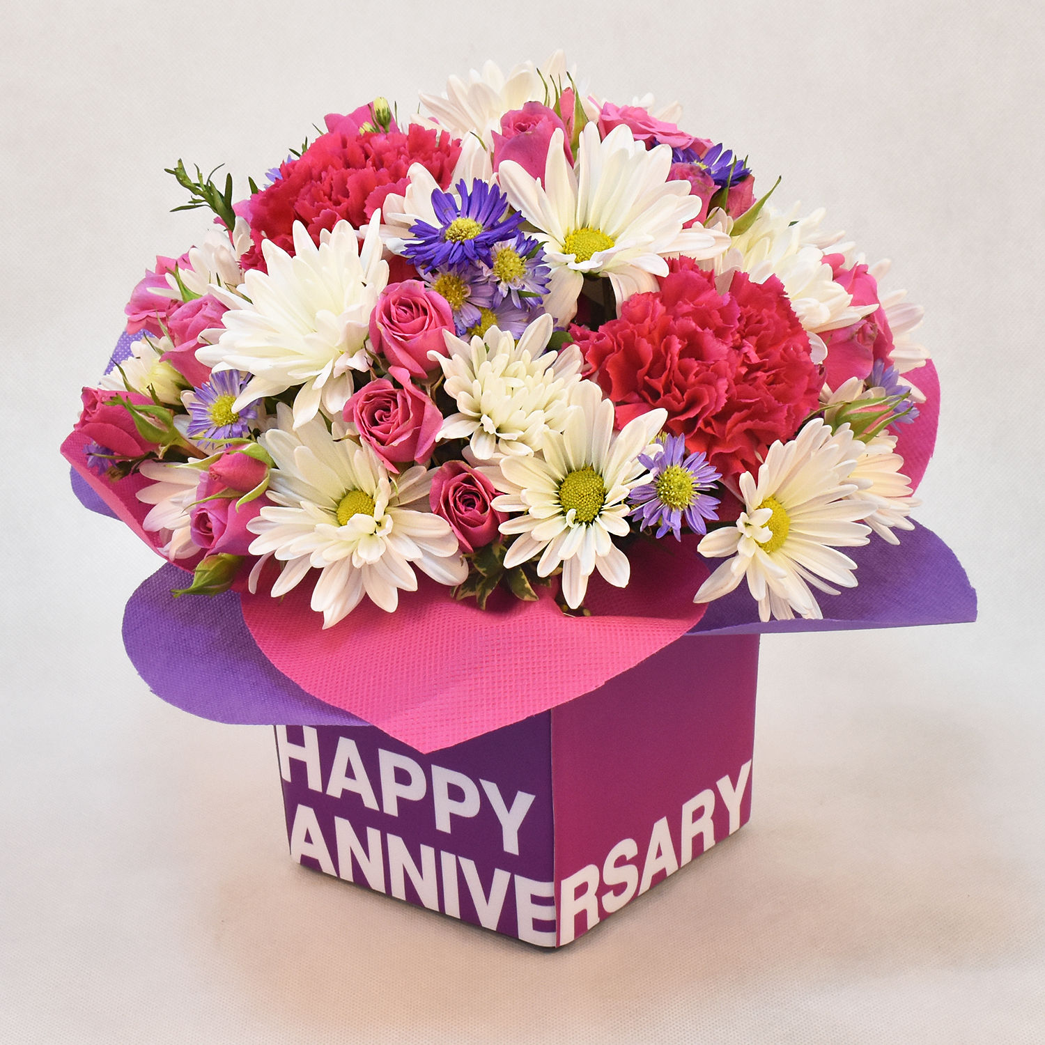 Online Anniversary Celebration Flowers Gift Delivery in UAE Ferns N